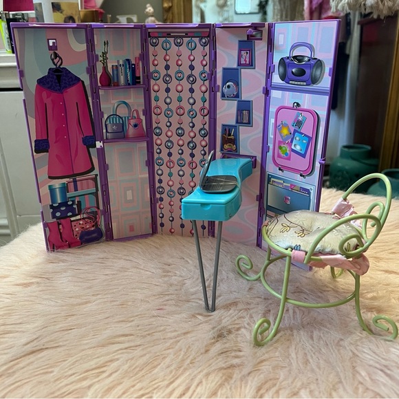 Barbie Locker 💖📚 - Picture 6 of 6